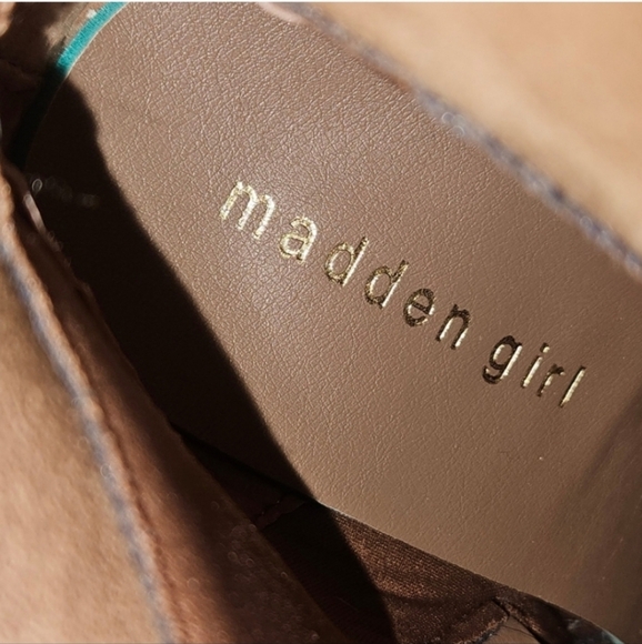 NWOT: Madden Girl Brown Strappy Ankle Booties, Size 9 - Picture 7 of 9